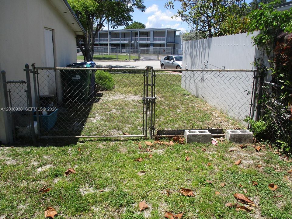 Activo con contrato: $499,000 (3 camas, 2 baños, 1396 Pies cuadrados)