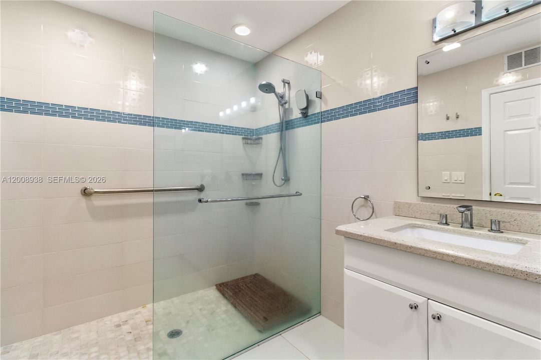 For Sale: $1,385,000 (3 beds, 3 baths, 1700 Square Feet)