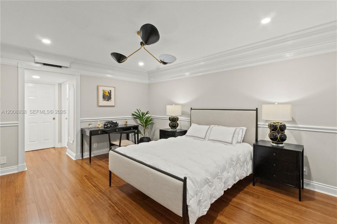 For Sale: $1,385,000 (3 beds, 3 baths, 1700 Square Feet)
