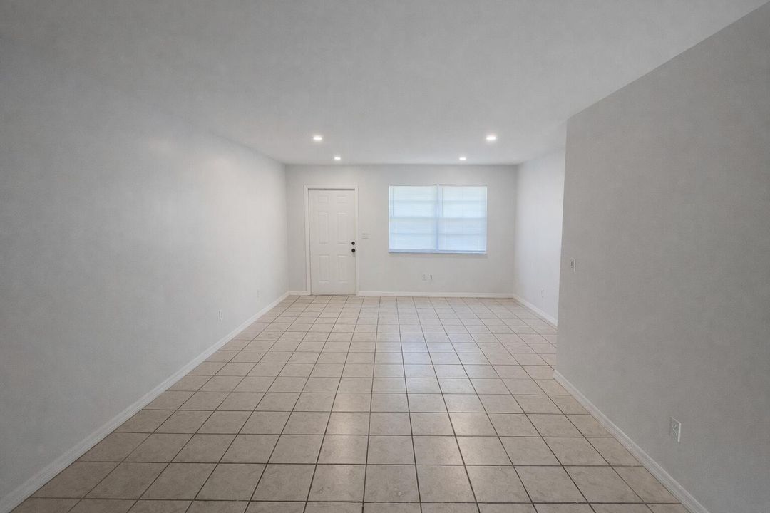 5010 A _living & dining room