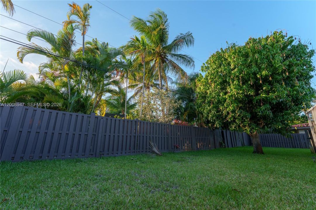 For Sale: $1,375,000 (3 beds, 2 baths, 1806 Square Feet)