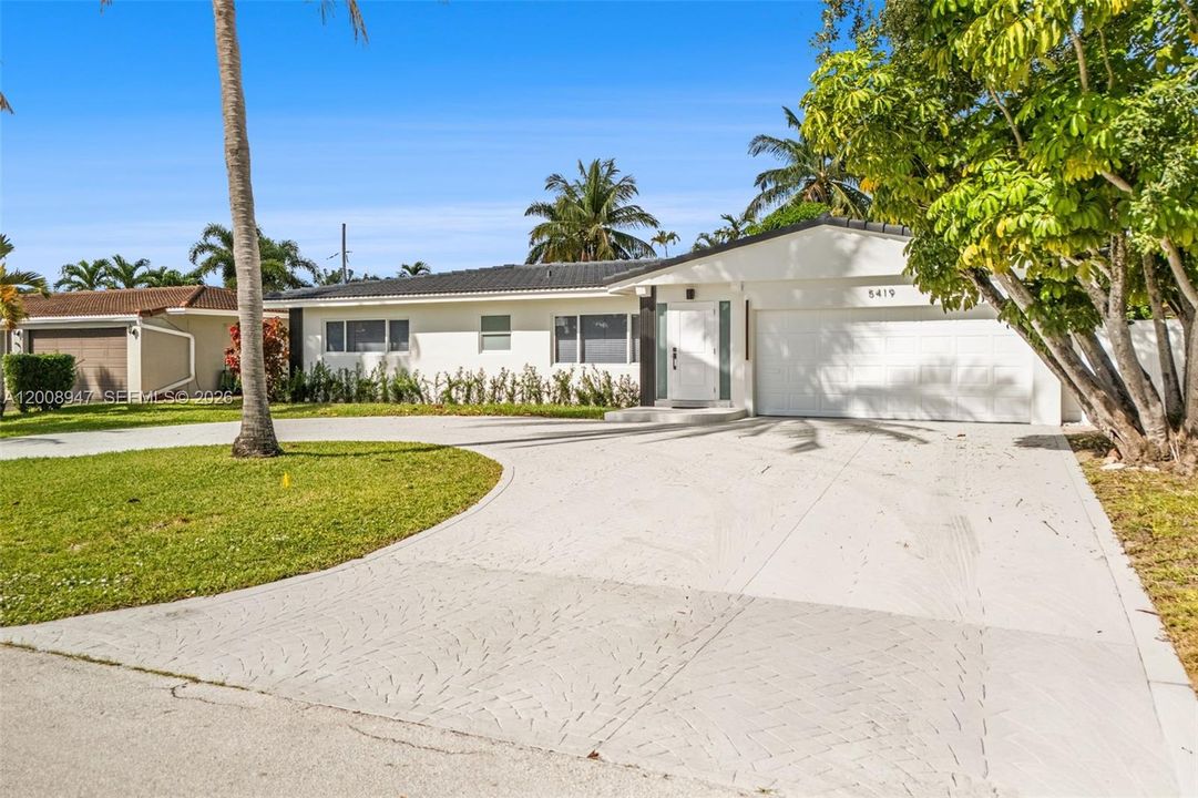 For Sale: $1,375,000 (3 beds, 2 baths, 1806 Square Feet)