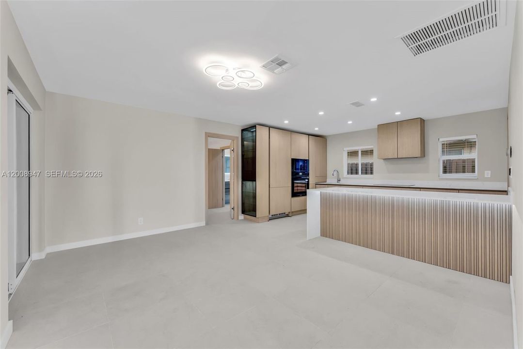 For Sale: $1,375,000 (3 beds, 2 baths, 1806 Square Feet)