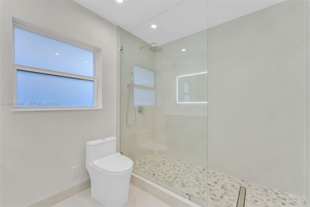 For Sale: $1,375,000 (3 beds, 2 baths, 1806 Square Feet)