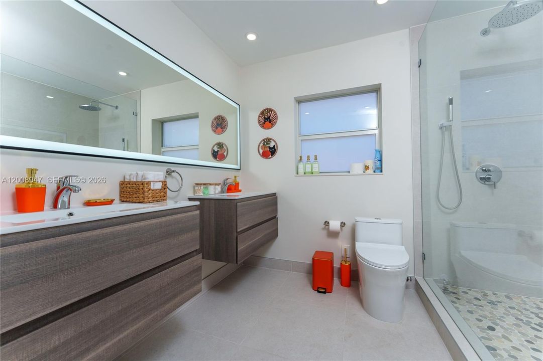 For Sale: $1,375,000 (3 beds, 2 baths, 1806 Square Feet)