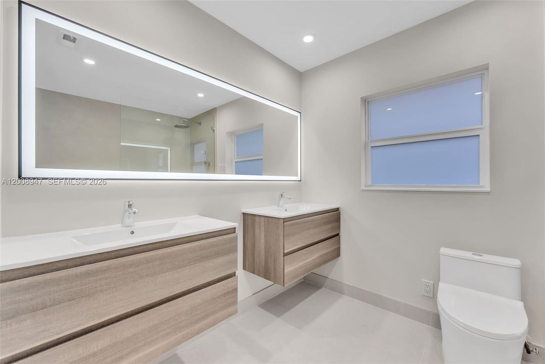For Sale: $1,375,000 (3 beds, 2 baths, 1806 Square Feet)
