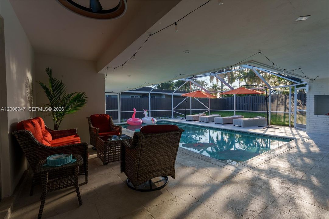 For Sale: $1,375,000 (3 beds, 2 baths, 1806 Square Feet)