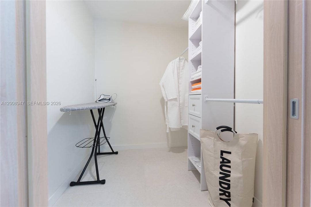 For Sale: $1,375,000 (3 beds, 2 baths, 1806 Square Feet)