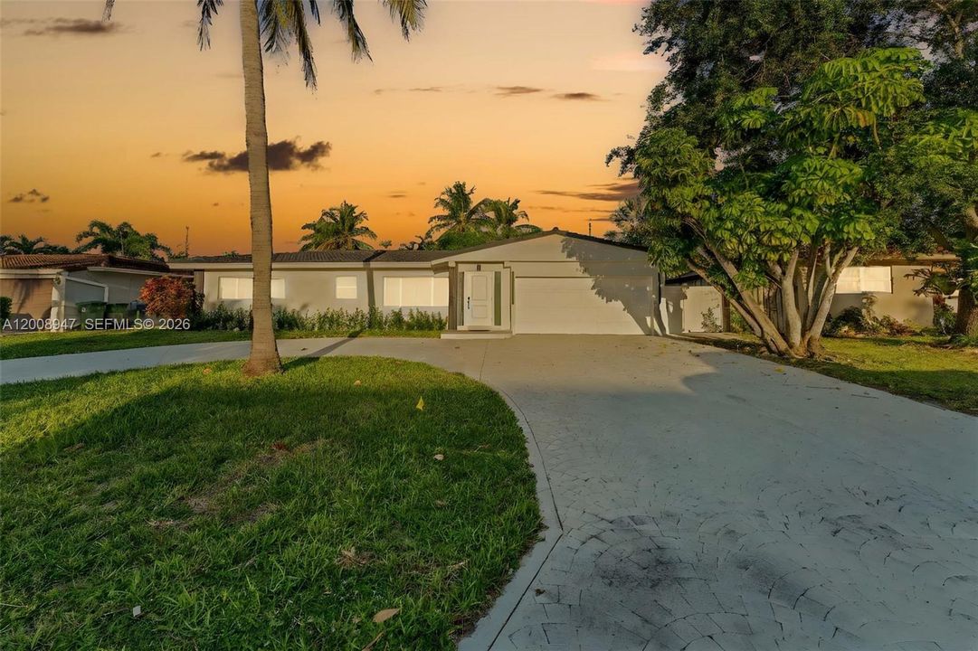 For Sale: $1,375,000 (3 beds, 2 baths, 1806 Square Feet)