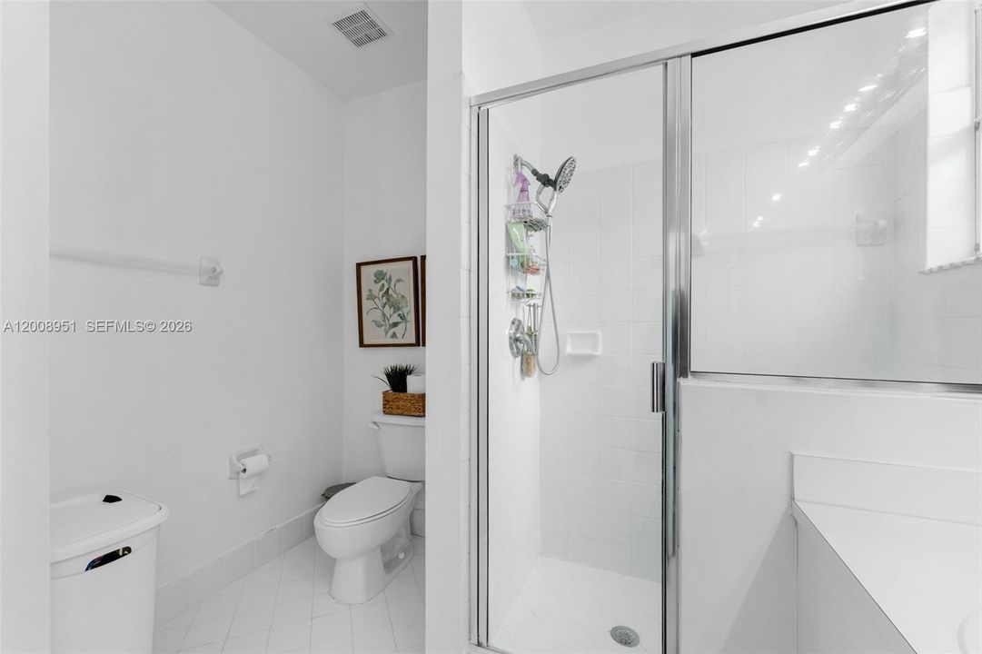 Под контрактом: $349,999 (3 спален, 2 ванн, 1368 Квадратных фут)