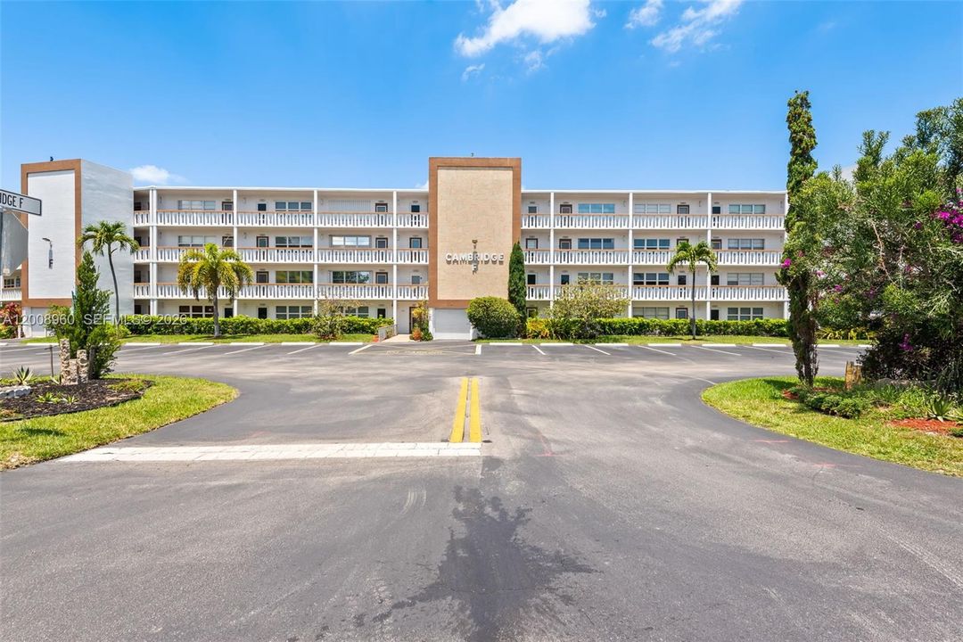 На продажу: $179,000 (1 спален, 1 ванн, 721 Квадратных фут)