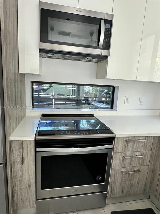В аренду: $5,700 (4 спален, 4 ванн, 1815 Квадратных фут)