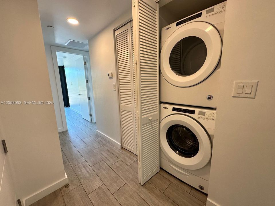 В аренду: $5,700 (4 спален, 4 ванн, 1815 Квадратных фут)
