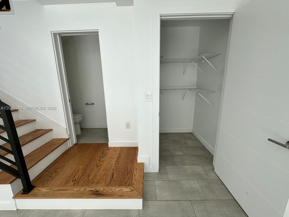 В аренду: $5,700 (4 спален, 4 ванн, 1815 Квадратных фут)