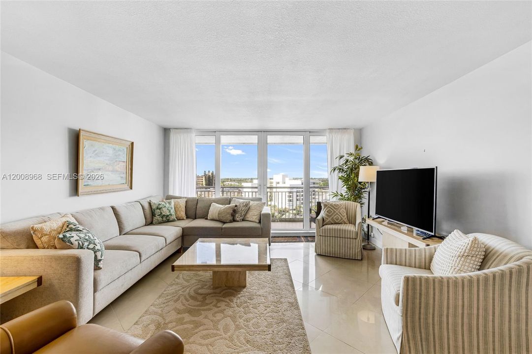 For Sale: $775,000 (2 beds, 2 baths, 1402 Square Feet)