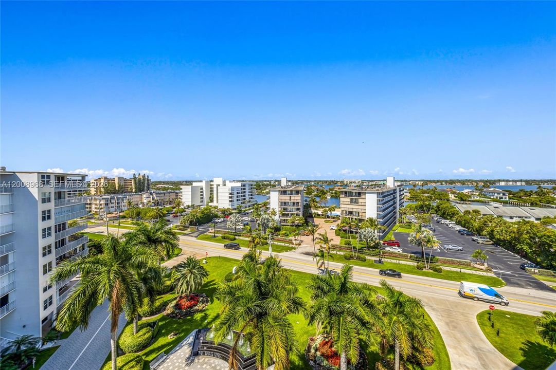 For Sale: $775,000 (2 beds, 2 baths, 1402 Square Feet)