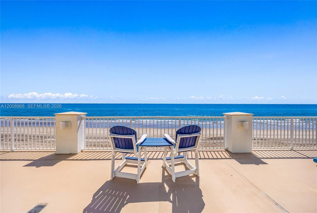 For Sale: $775,000 (2 beds, 2 baths, 1402 Square Feet)