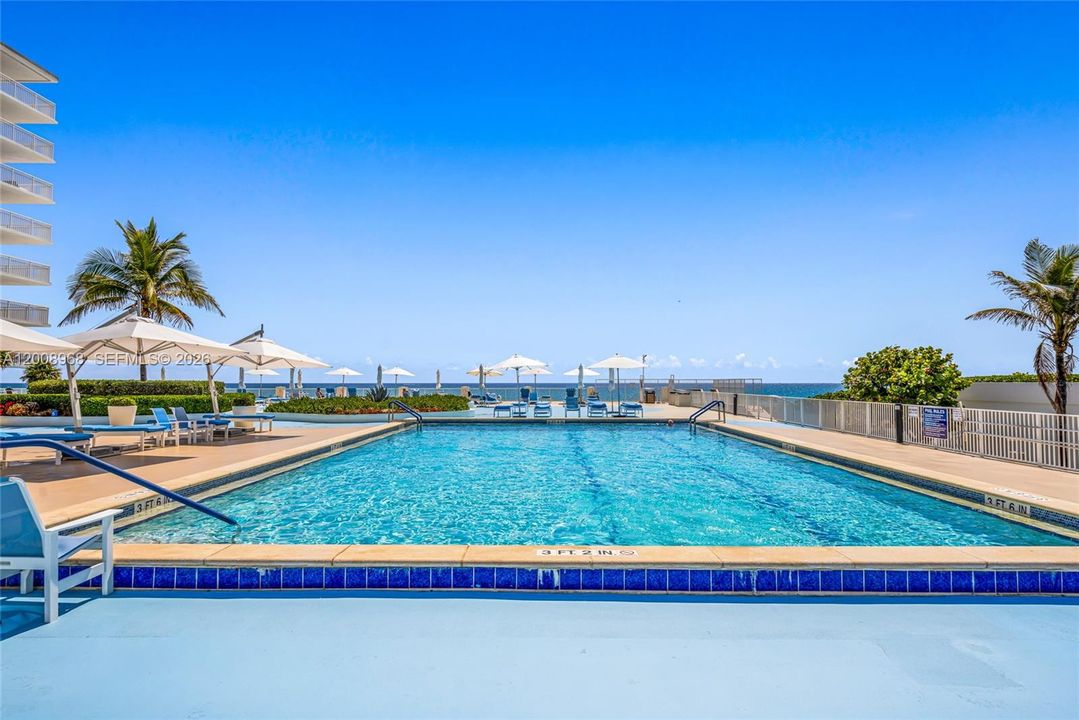 For Sale: $775,000 (2 beds, 2 baths, 1402 Square Feet)