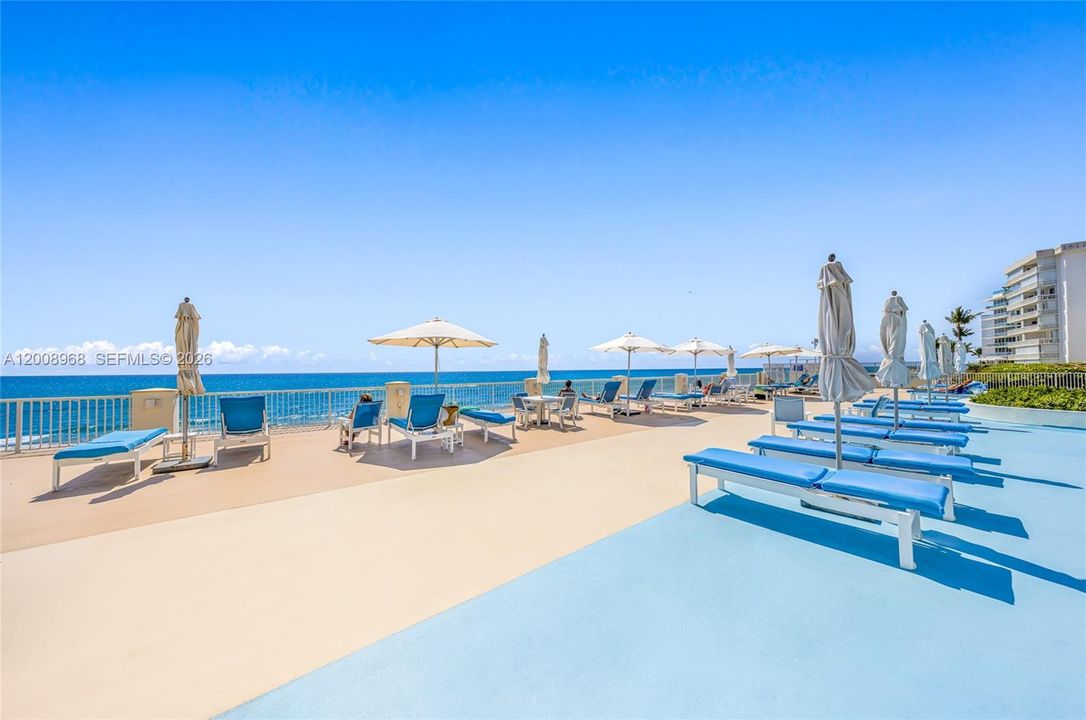 For Sale: $775,000 (2 beds, 2 baths, 1402 Square Feet)