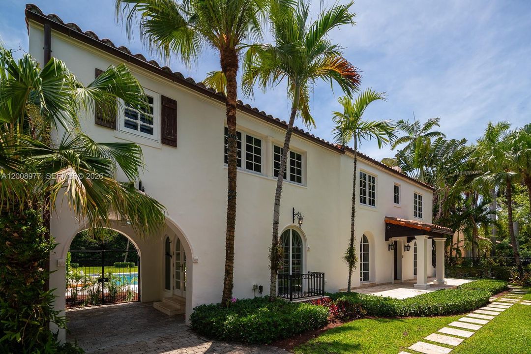 En Venta: $5,995,000 (6 camas, 4 baños, 4319 Pies cuadrados)
