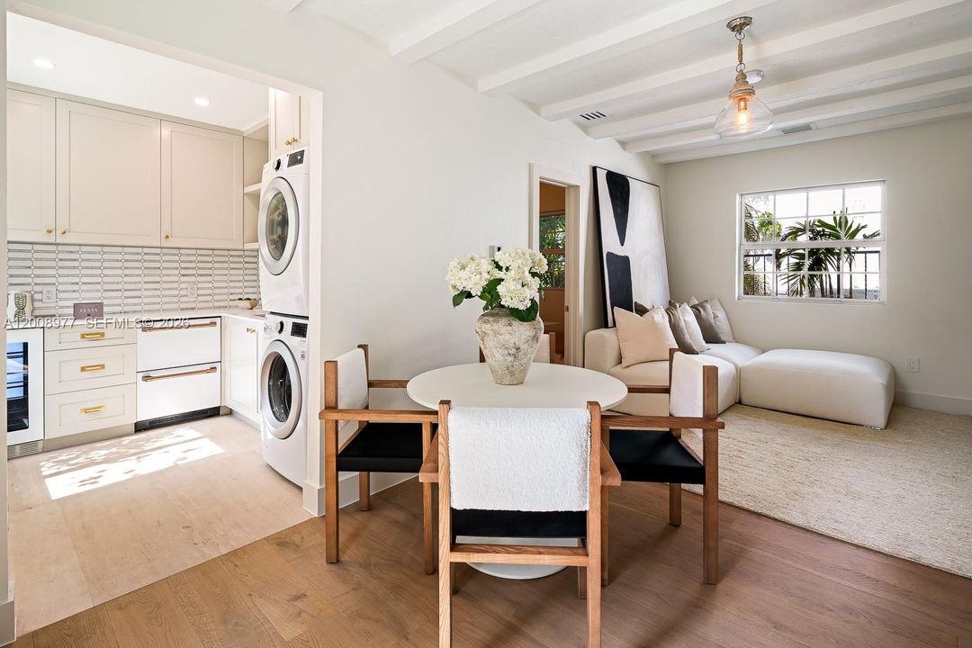 En Venta: $5,995,000 (6 camas, 4 baños, 4319 Pies cuadrados)