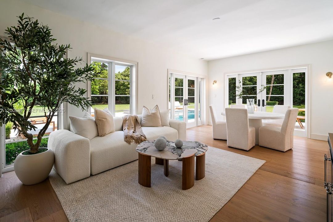 En Venta: $5,995,000 (6 camas, 4 baños, 4319 Pies cuadrados)
