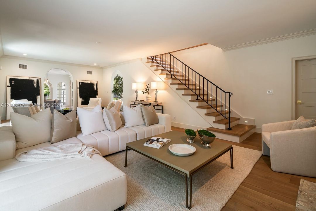En Venta: $5,995,000 (6 camas, 4 baños, 4319 Pies cuadrados)