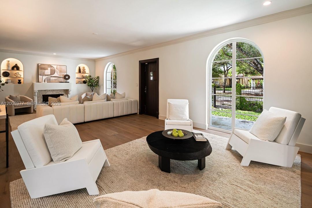 En Venta: $5,995,000 (6 camas, 4 baños, 4319 Pies cuadrados)