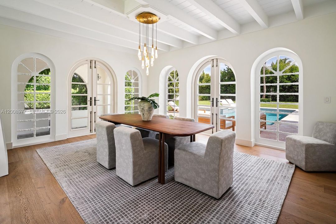 En Venta: $5,995,000 (6 camas, 4 baños, 4319 Pies cuadrados)