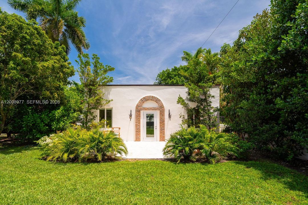 En Venta: $5,995,000 (6 camas, 4 baños, 4319 Pies cuadrados)