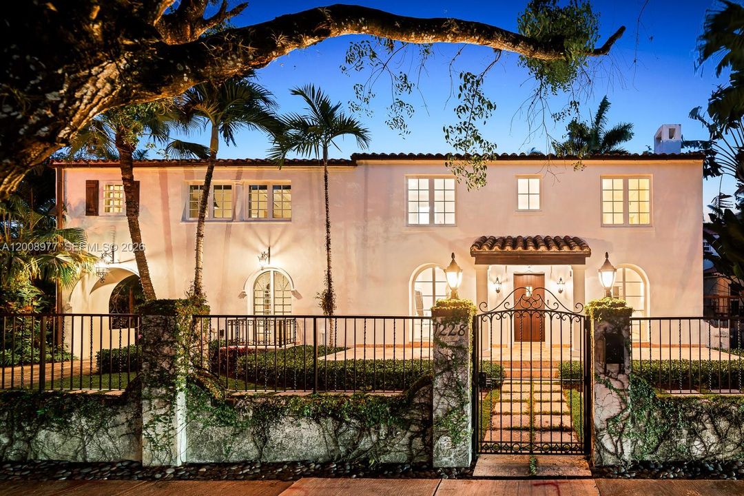 En Venta: $5,995,000 (6 camas, 4 baños, 4319 Pies cuadrados)