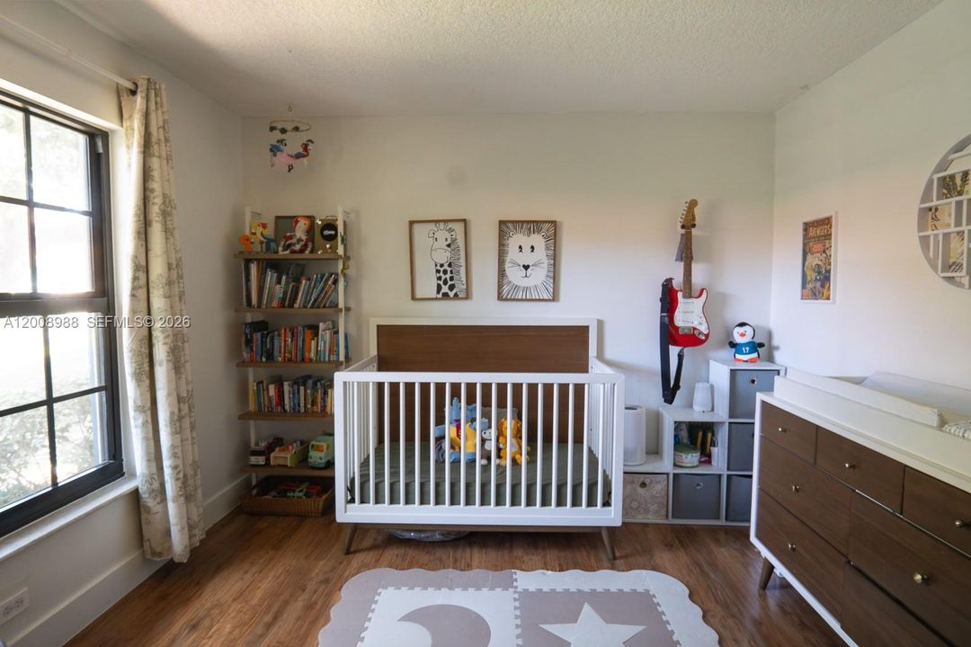 Activo con contrato: $375,000 (3 camas, 2 baños, 1392 Pies cuadrados)