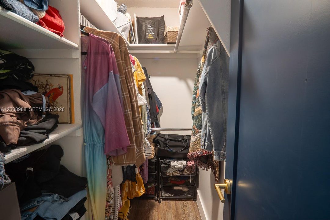 Activo con contrato: $375,000 (3 camas, 2 baños, 1392 Pies cuadrados)