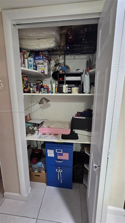 For Sale: $130,000 (1 beds, 1 baths, 773 Square Feet)