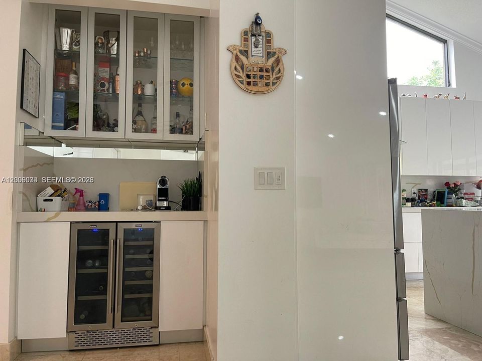 Recently Rented: $6,750 (4 beds, 2 baths, 2318 Square Feet)