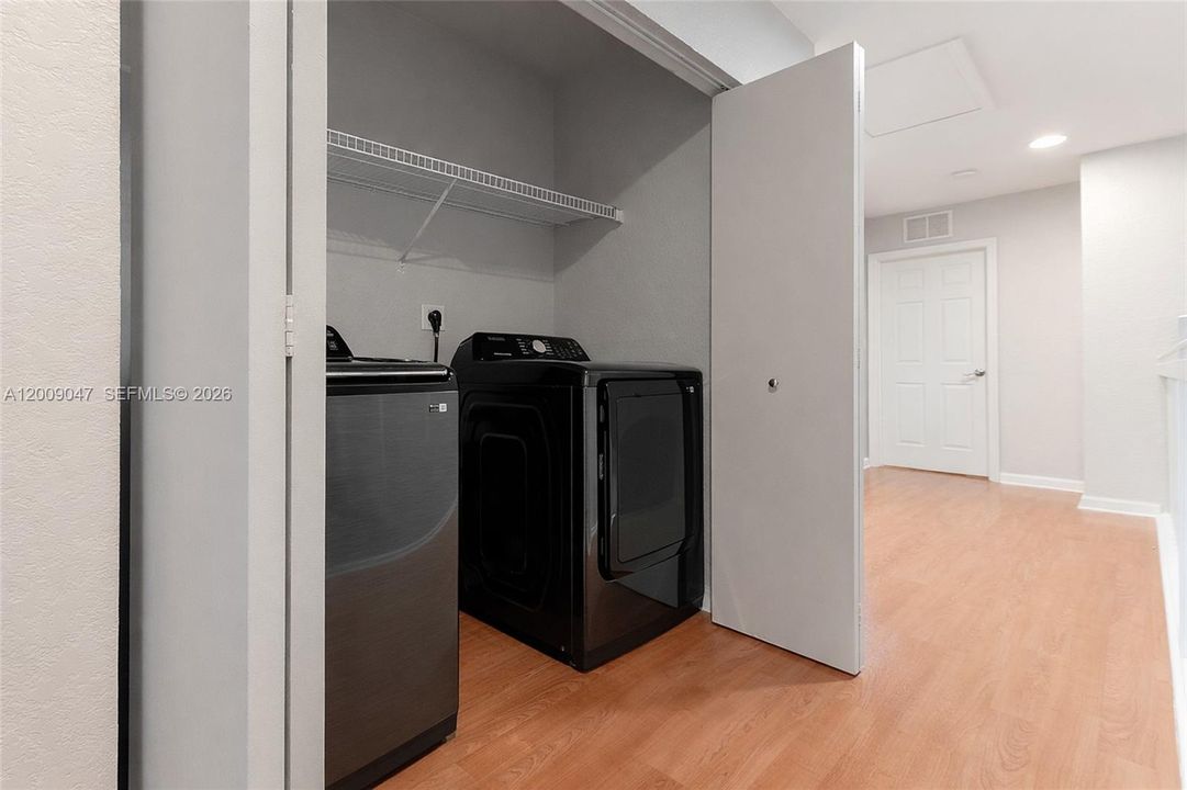 На продажу: $519,999 (3 спален, 2 ванн, 1636 Квадратных фут)