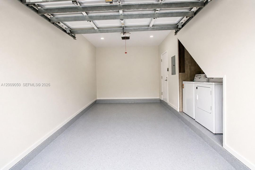 Activo con contrato: $474,900 (3 camas, 3 baños, 1848 Pies cuadrados)