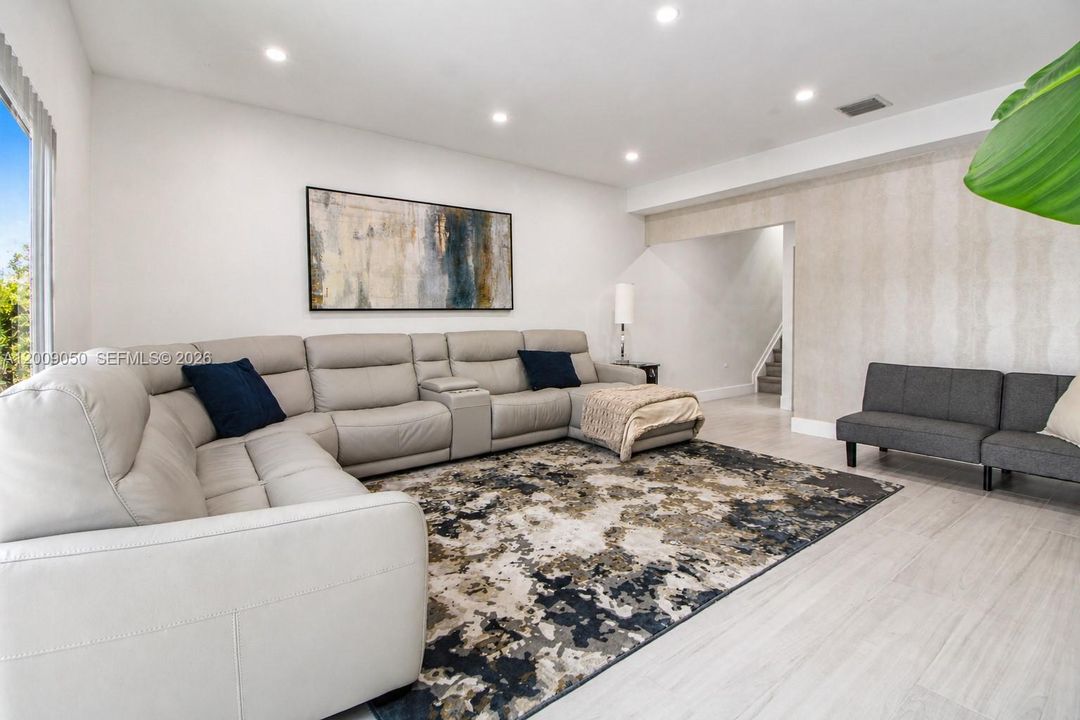 Activo con contrato: $474,900 (3 camas, 3 baños, 1848 Pies cuadrados)