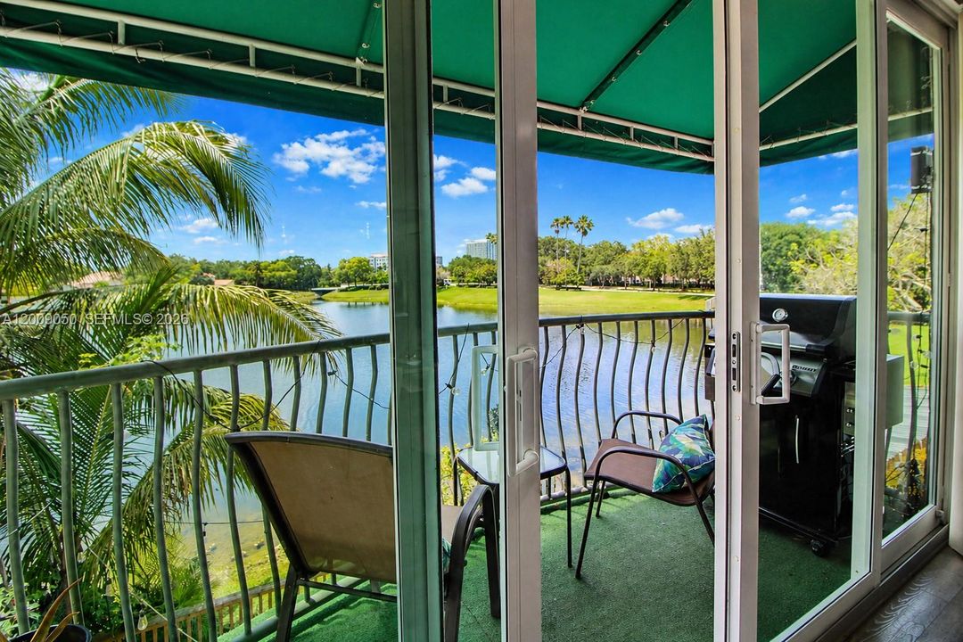 Activo con contrato: $474,900 (3 camas, 3 baños, 1848 Pies cuadrados)