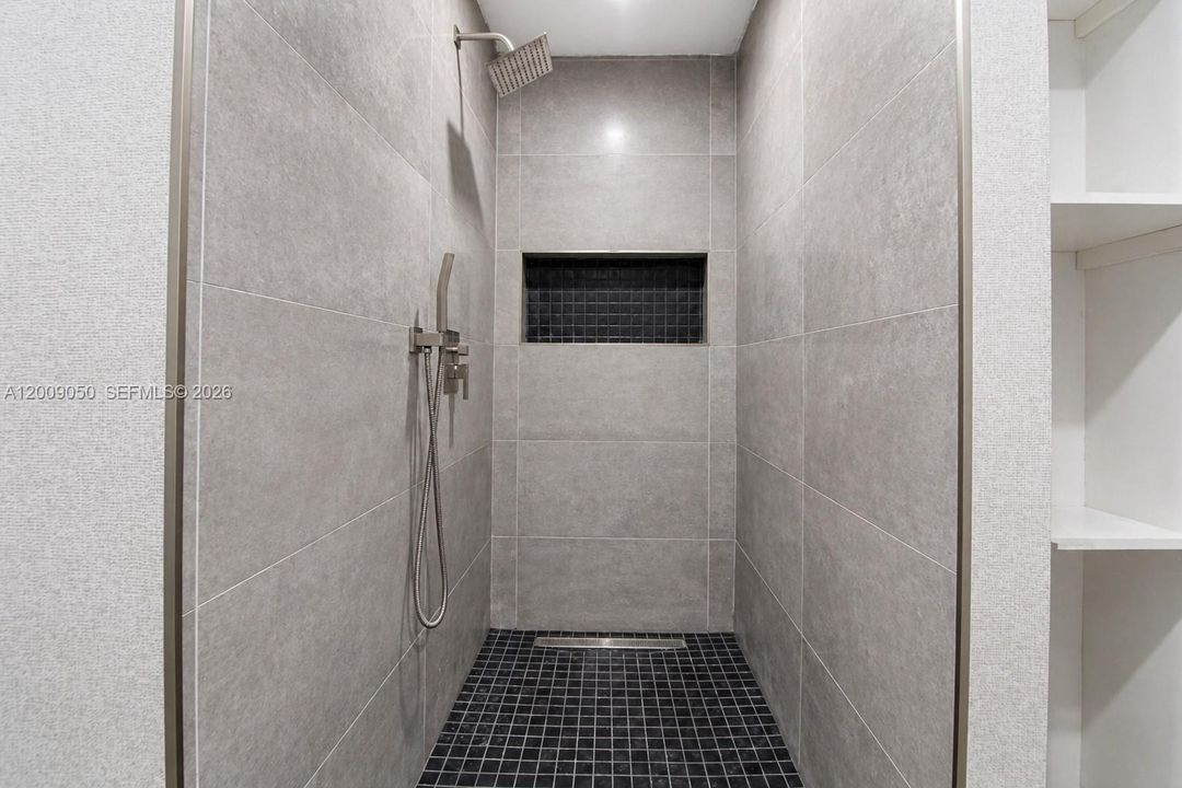 Activo con contrato: $474,900 (3 camas, 3 baños, 1848 Pies cuadrados)