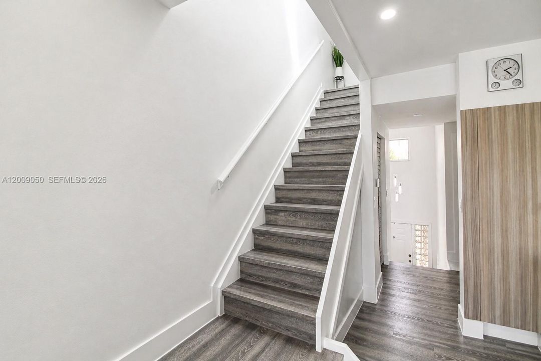 Activo con contrato: $474,900 (3 camas, 3 baños, 1848 Pies cuadrados)