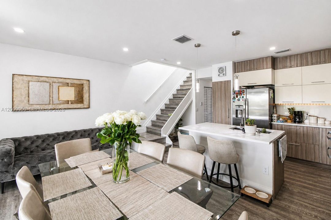 Activo con contrato: $474,900 (3 camas, 3 baños, 1848 Pies cuadrados)