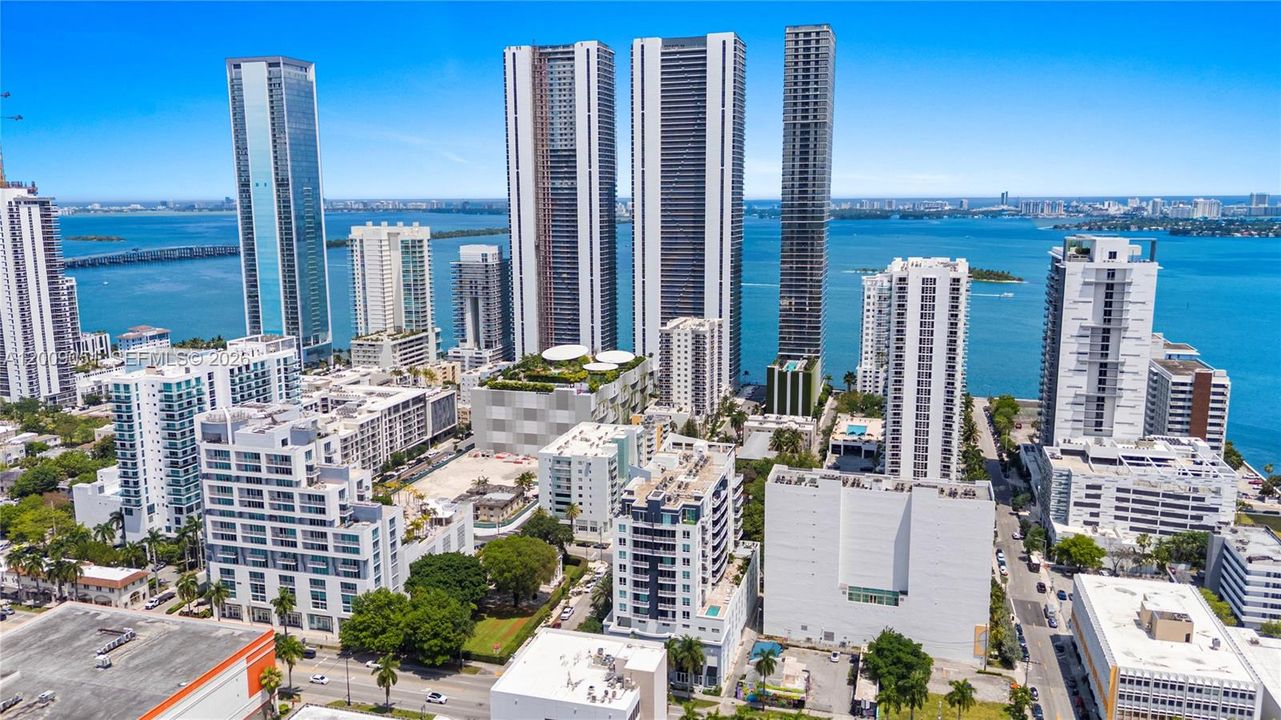 En Venta: $397,000 (0 camas, 1 baños, 775 Pies cuadrados)