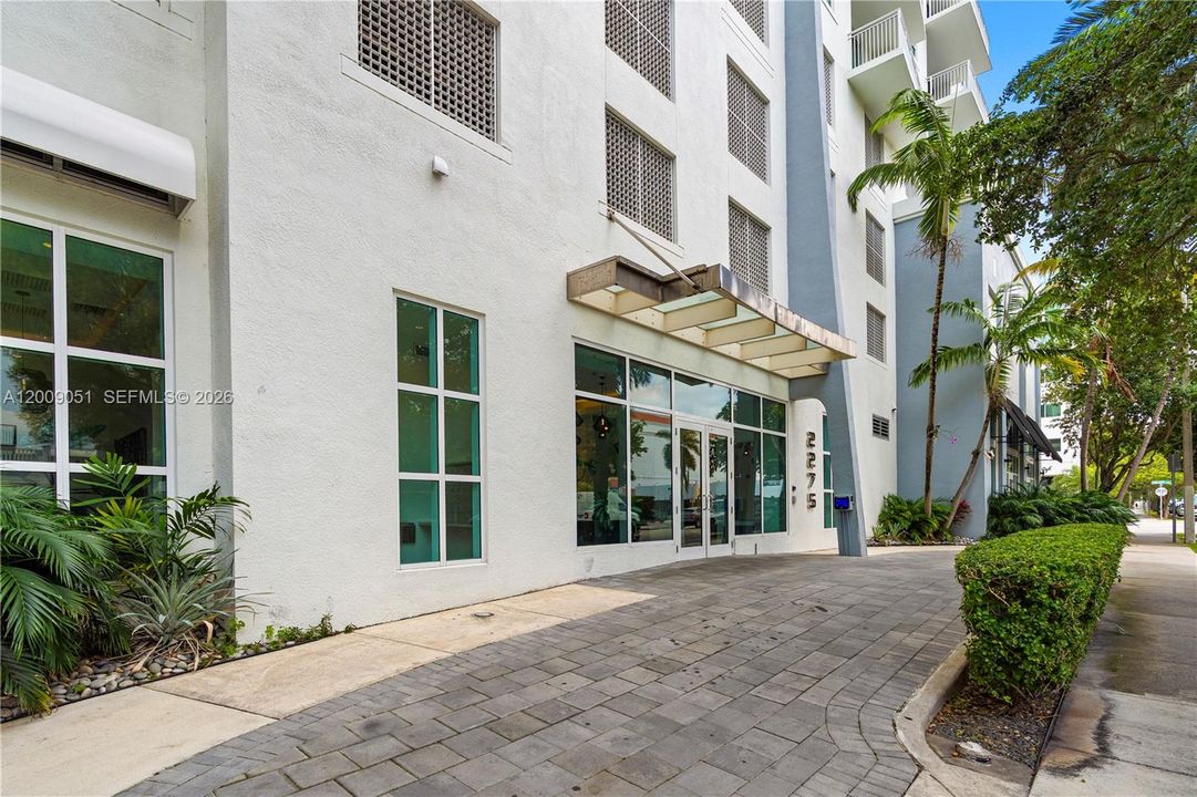 En Venta: $397,000 (0 camas, 1 baños, 775 Pies cuadrados)