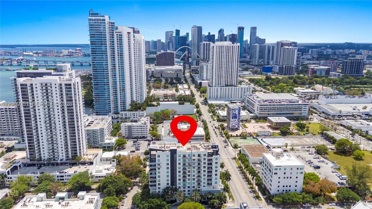 En Venta: $397,000 (0 camas, 1 baños, 775 Pies cuadrados)