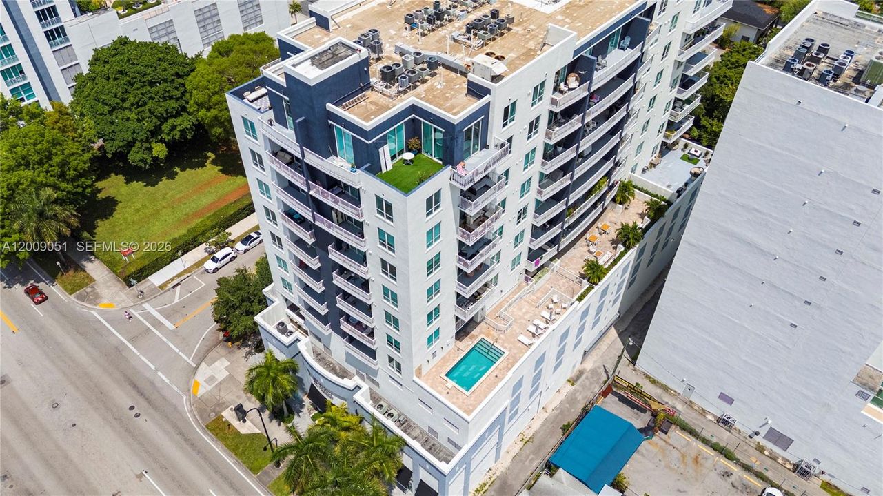 En Venta: $397,000 (0 camas, 1 baños, 775 Pies cuadrados)