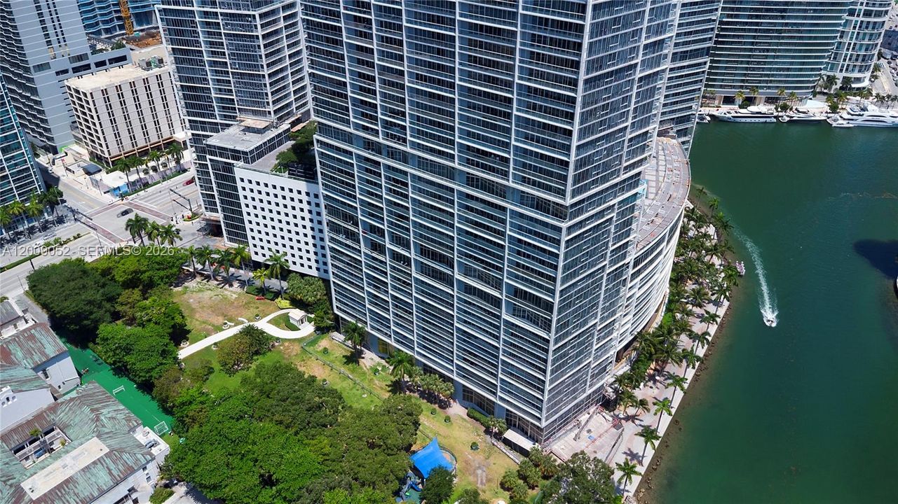 待售: $639,000 (1 贝兹, 1 浴室, 1035 平方英尺)