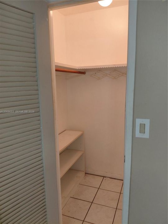 Activo con contrato: $1,900 (2 camas, 2 baños, 1020 Pies cuadrados)