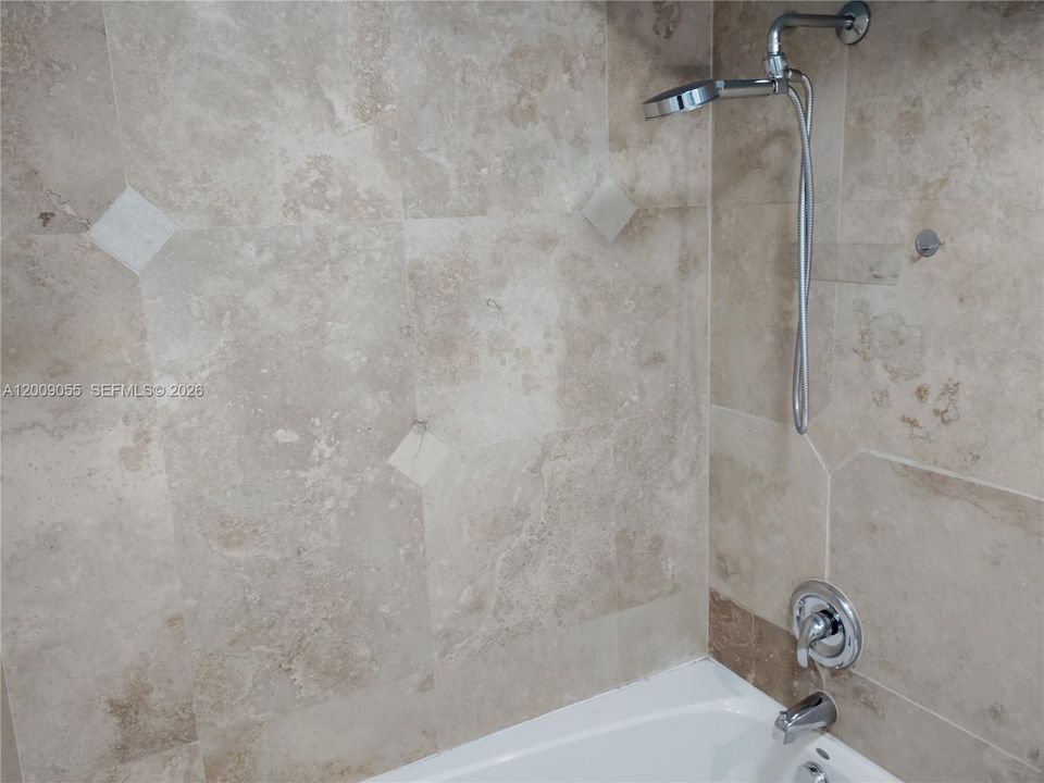 Activo con contrato: $525,000 (2 camas, 2 baños, 715 Pies cuadrados)