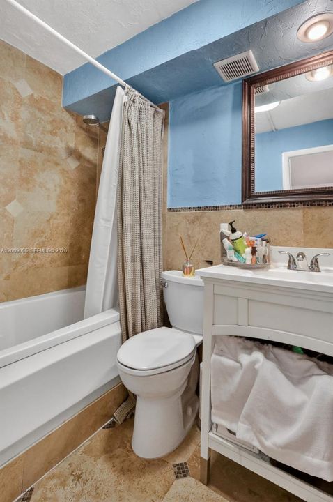 For Sale: $525,000 (2 beds, 2 baths, 715 Square Feet)
